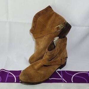 Ugg Australia Brown/Tan Leather Cowboy Pull-On Booties - Size 9